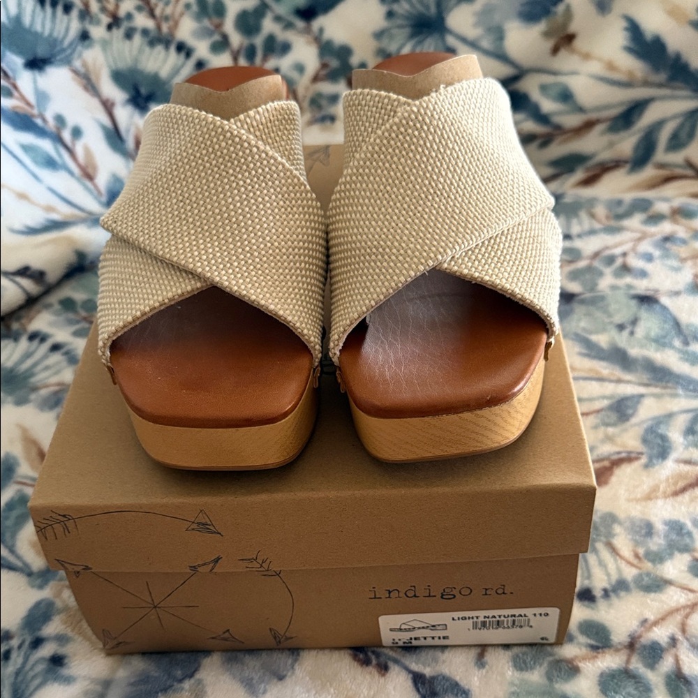 Indigo Women's Tan and Cream Sandals
